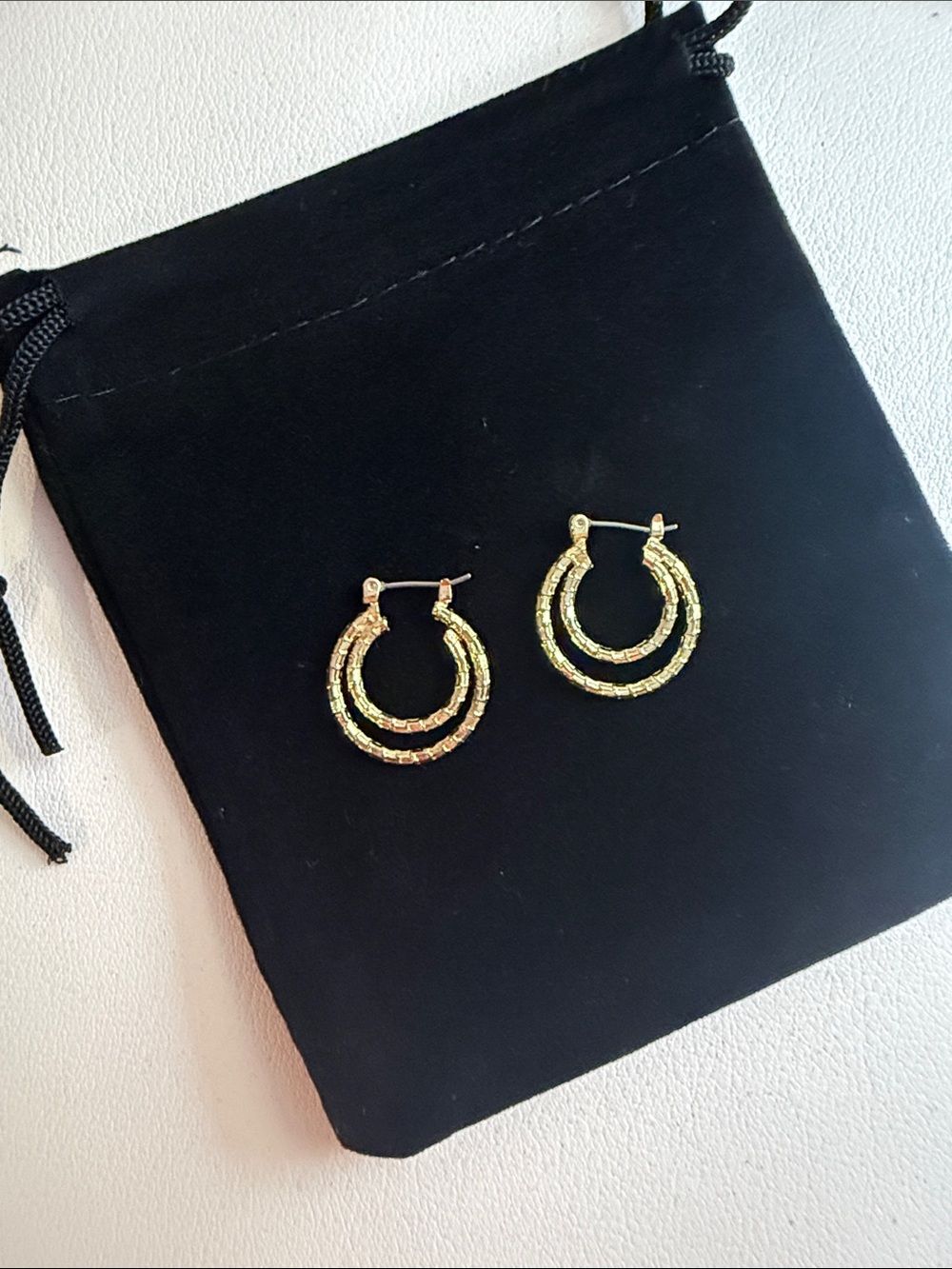 Gorgeous Small Hoop Earrings in gold with textured double hoops - Yellow gold